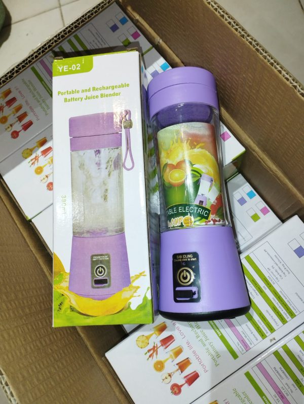 Portable Mini Juicer Blender – USB Rechargeable & Travel-Friendly